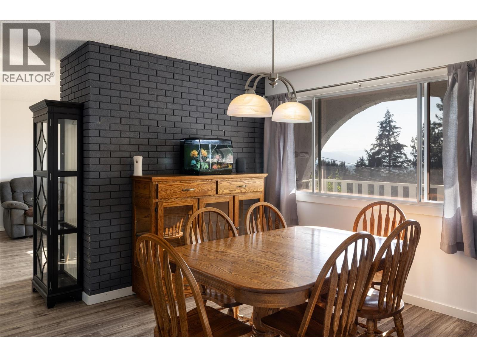 1035 Toovey Road - 8