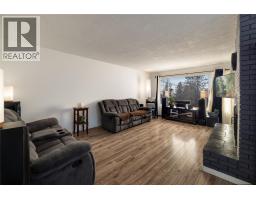 Primary Bedroom - 1035 Toovey Road, Kelowna, BC V1X6R2 Photo 12