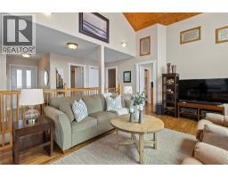 2pc Ensuite bath - 5106 Squilax Anglemont Road, Celista, BC V0E1M6 Photo 11