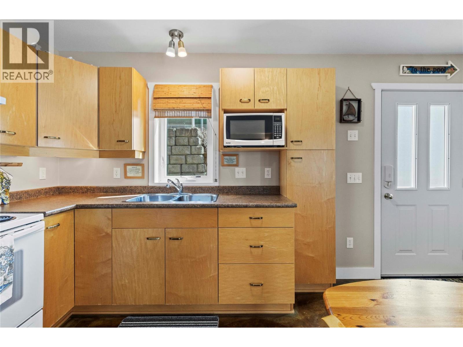 5106 Squilax Anglemont Road - 54