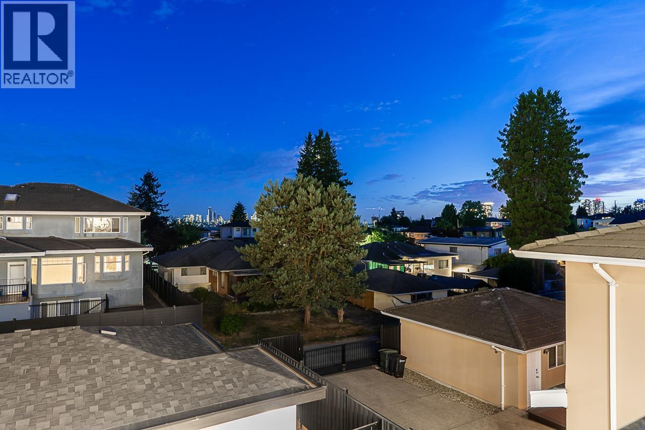 1 6210 CURTIS STREET, Burnaby