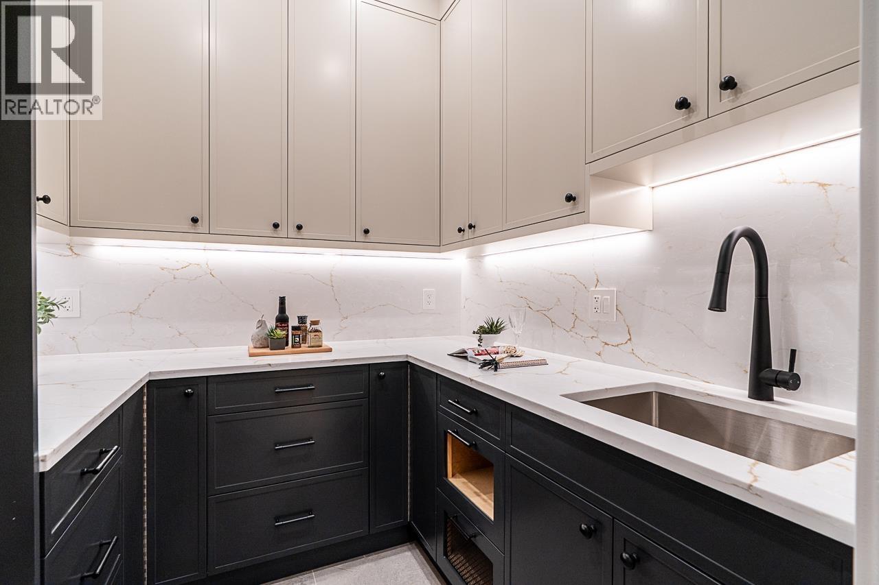 1 6210 CURTIS STREET, Burnaby