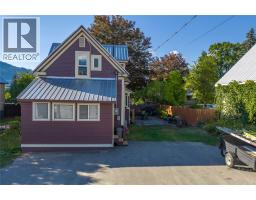 Kitchen - 408 & 410 Mackenzie Avenue, Revelstoke, BC V0E2S0 Photo 12