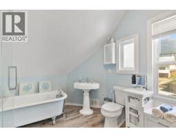 408 & 410 Mackenzie Avenue, Revelstoke, BC V0E2S0 Photo 30