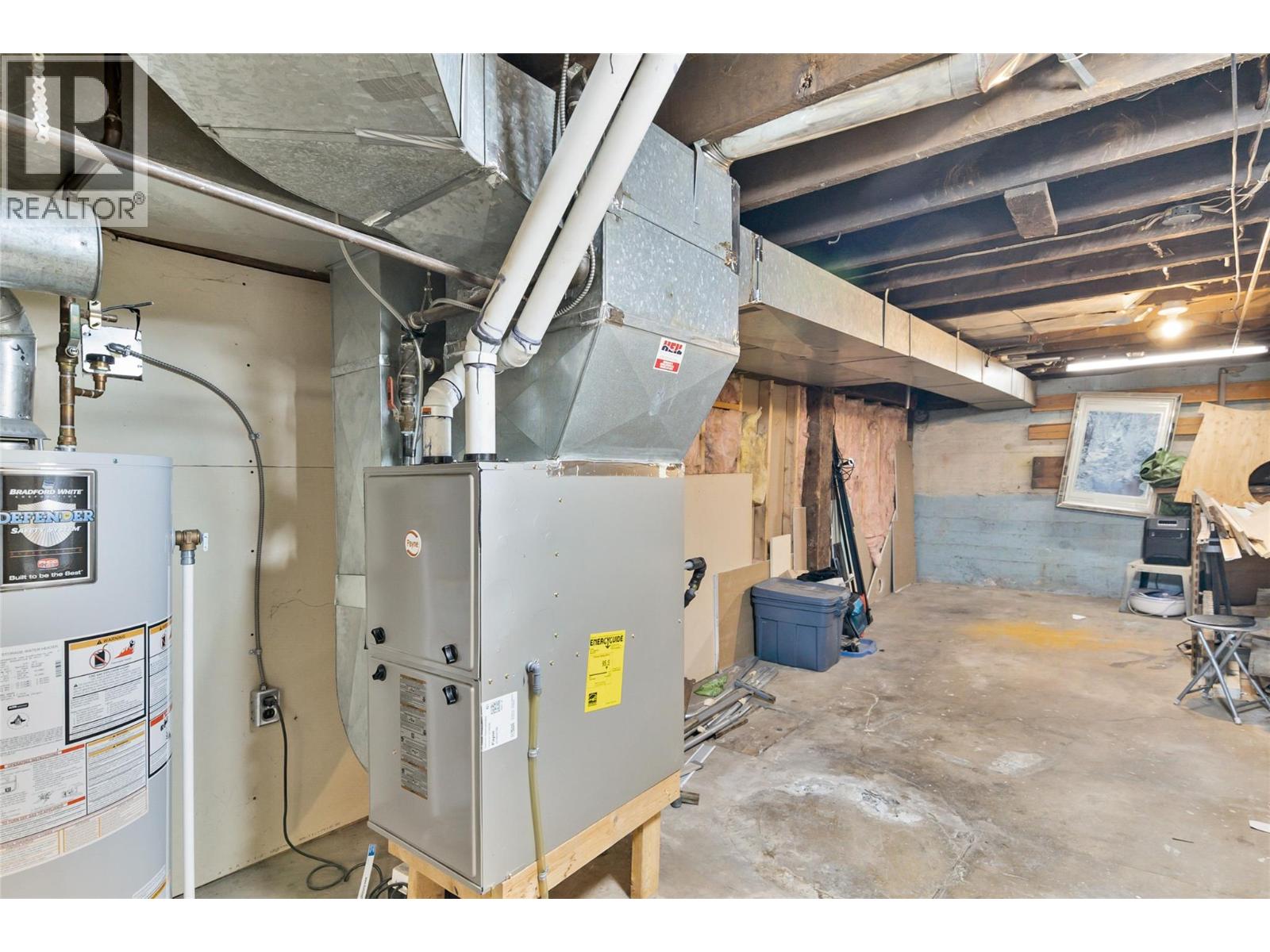 408 & 410 Mackenzie Avenue - Image 38
