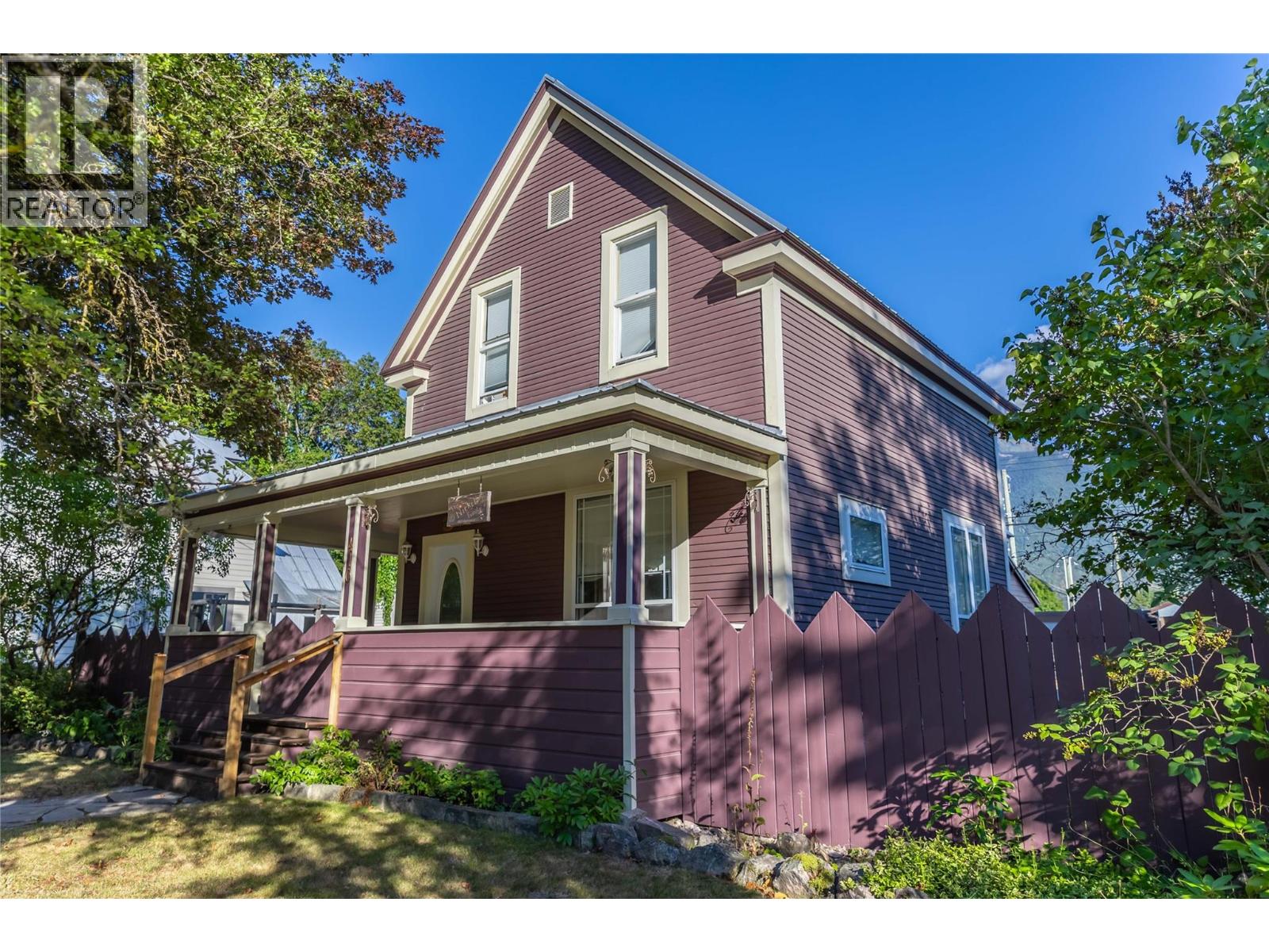 408 & 410 Mackenzie Avenue - 46