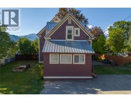 408 & 410 Mackenzie Avenue, Revelstoke, BC V0E2S0 Photo 13