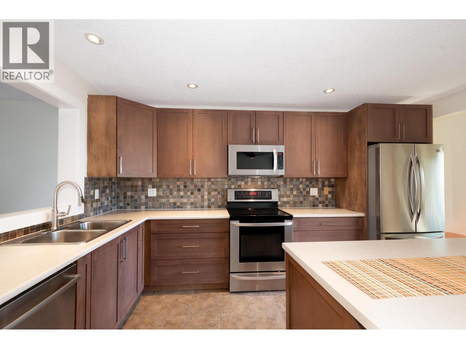 138 1140 CASTLE CRESCENT, Port Coquitlam