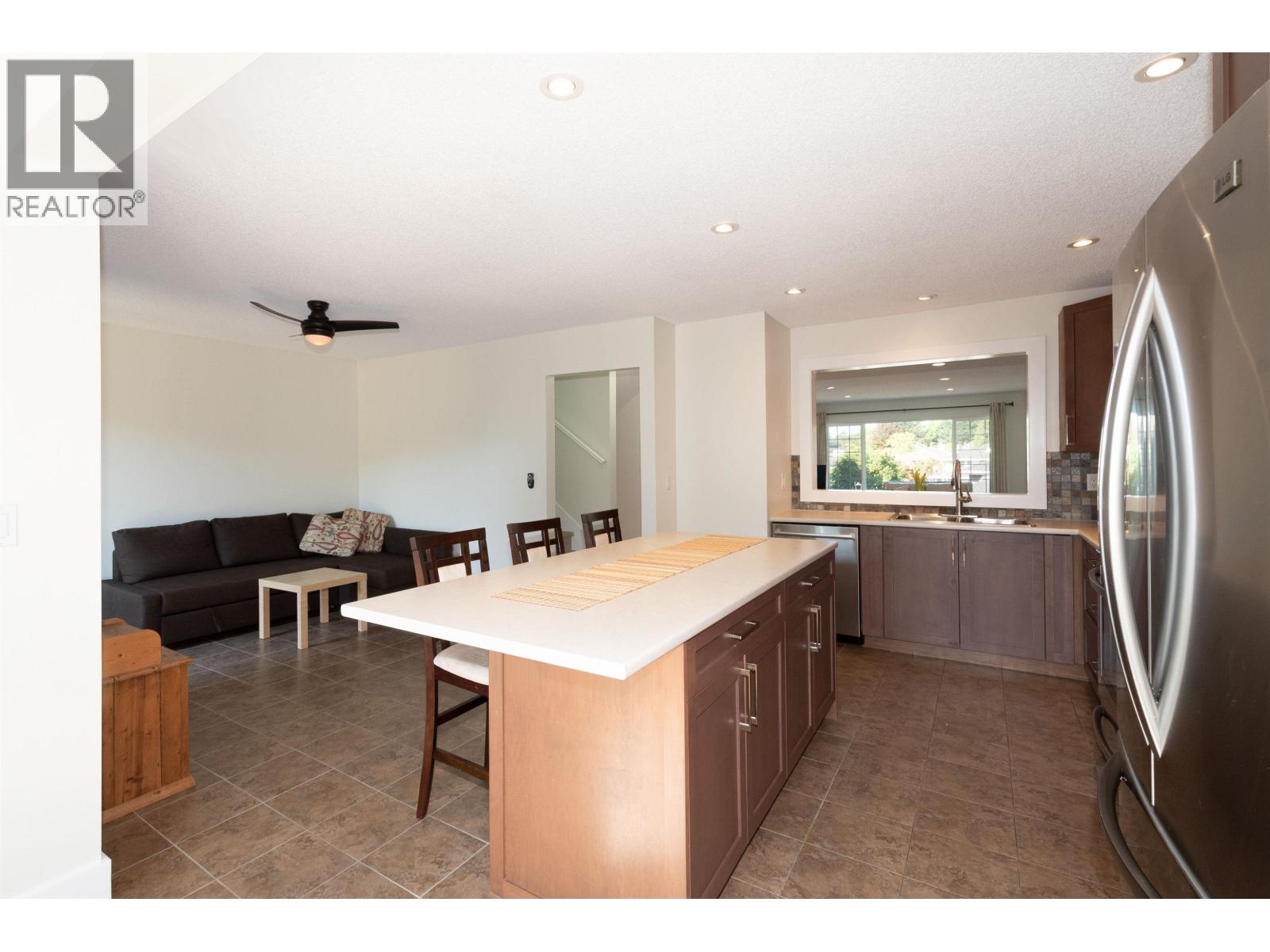 138 1140 CASTLE CRESCENT, Port Coquitlam