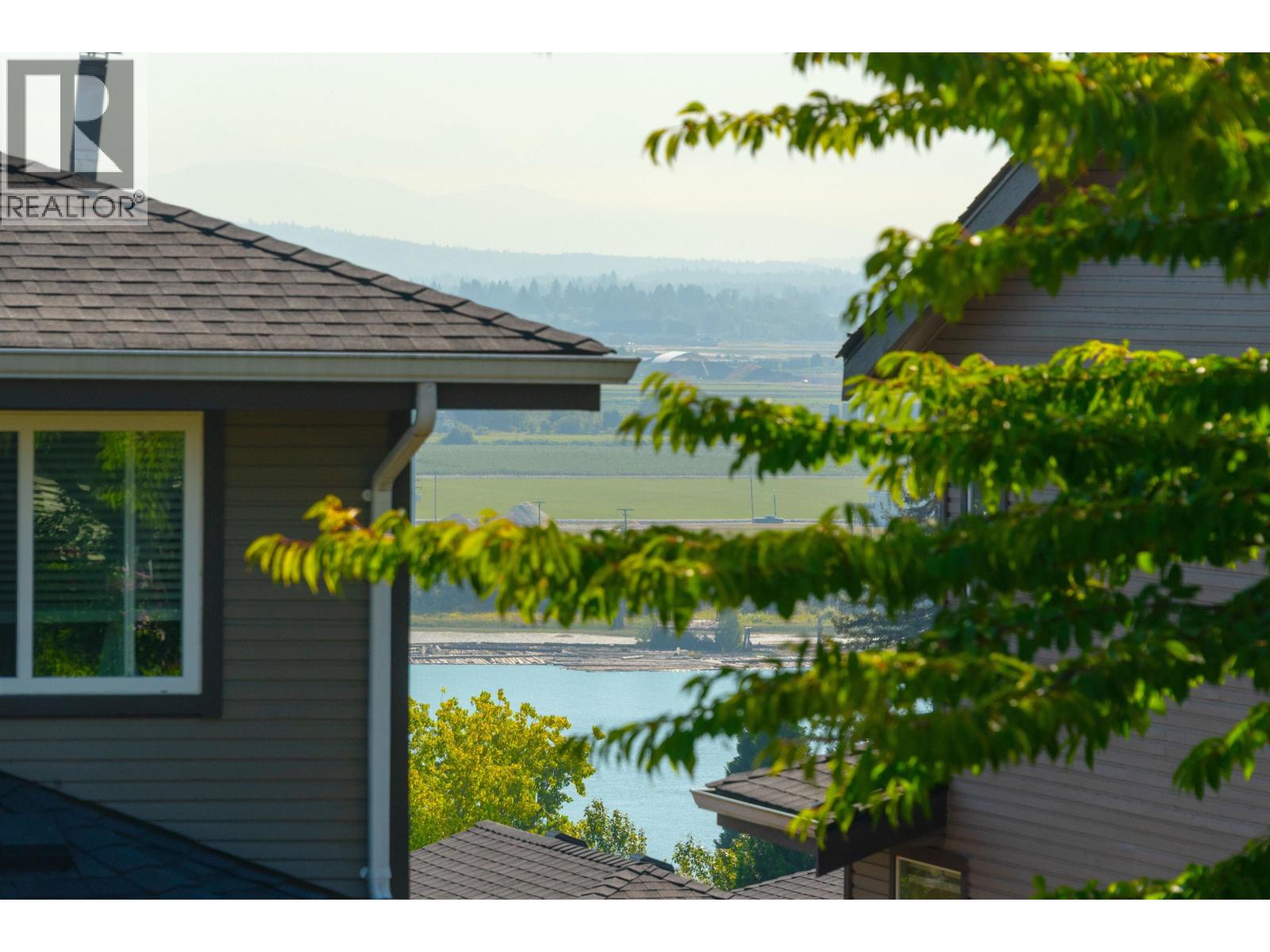 138 1140 CASTLE CRESCENT, Port Coquitlam