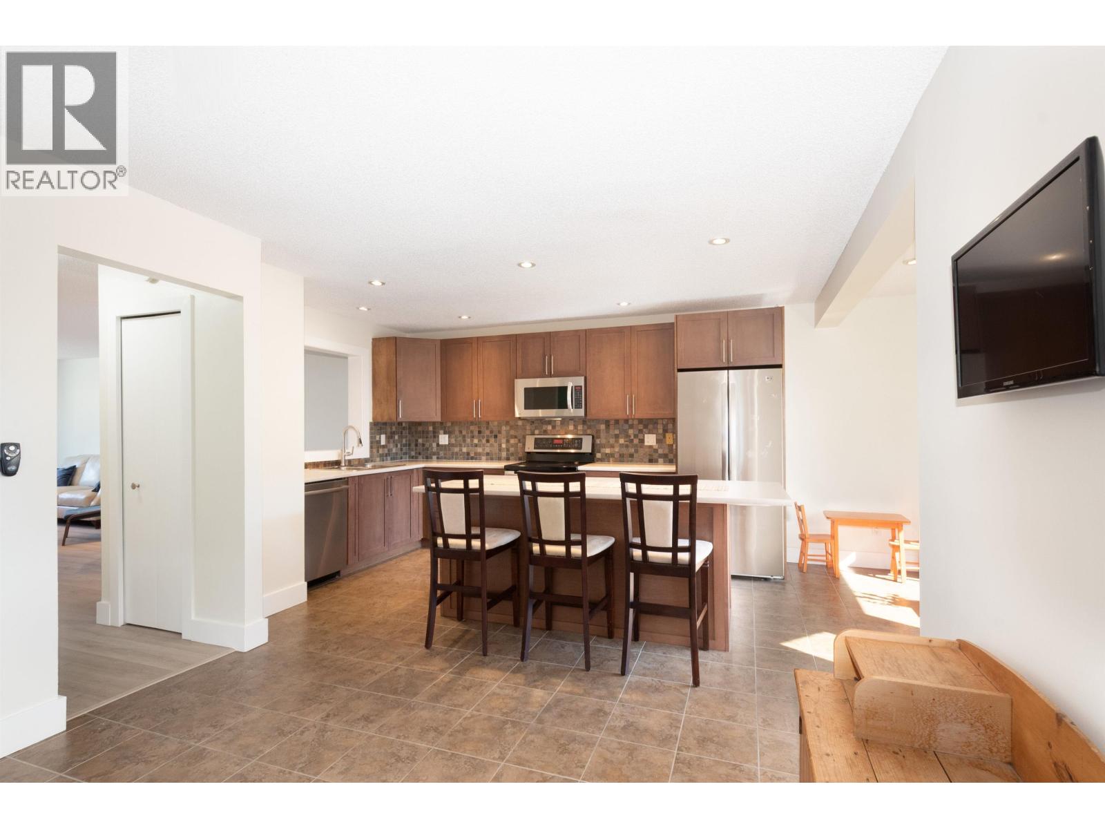 138 1140 CASTLE CRESCENT, Port Coquitlam