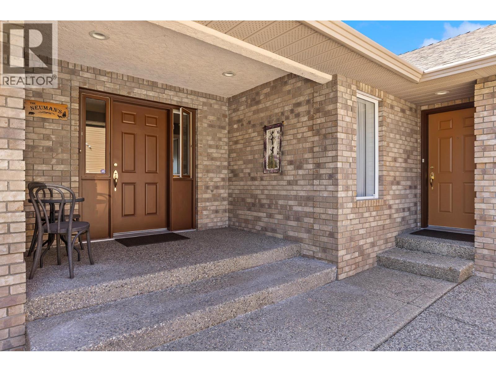 5990 Victoria Street - 6