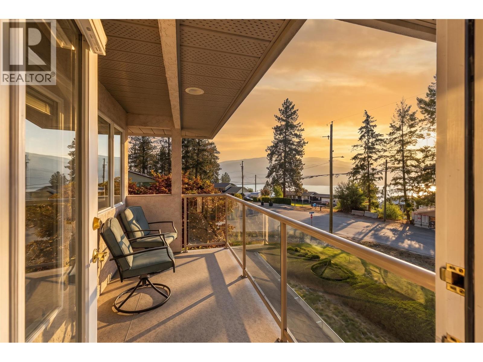 5990 Victoria Street - 10