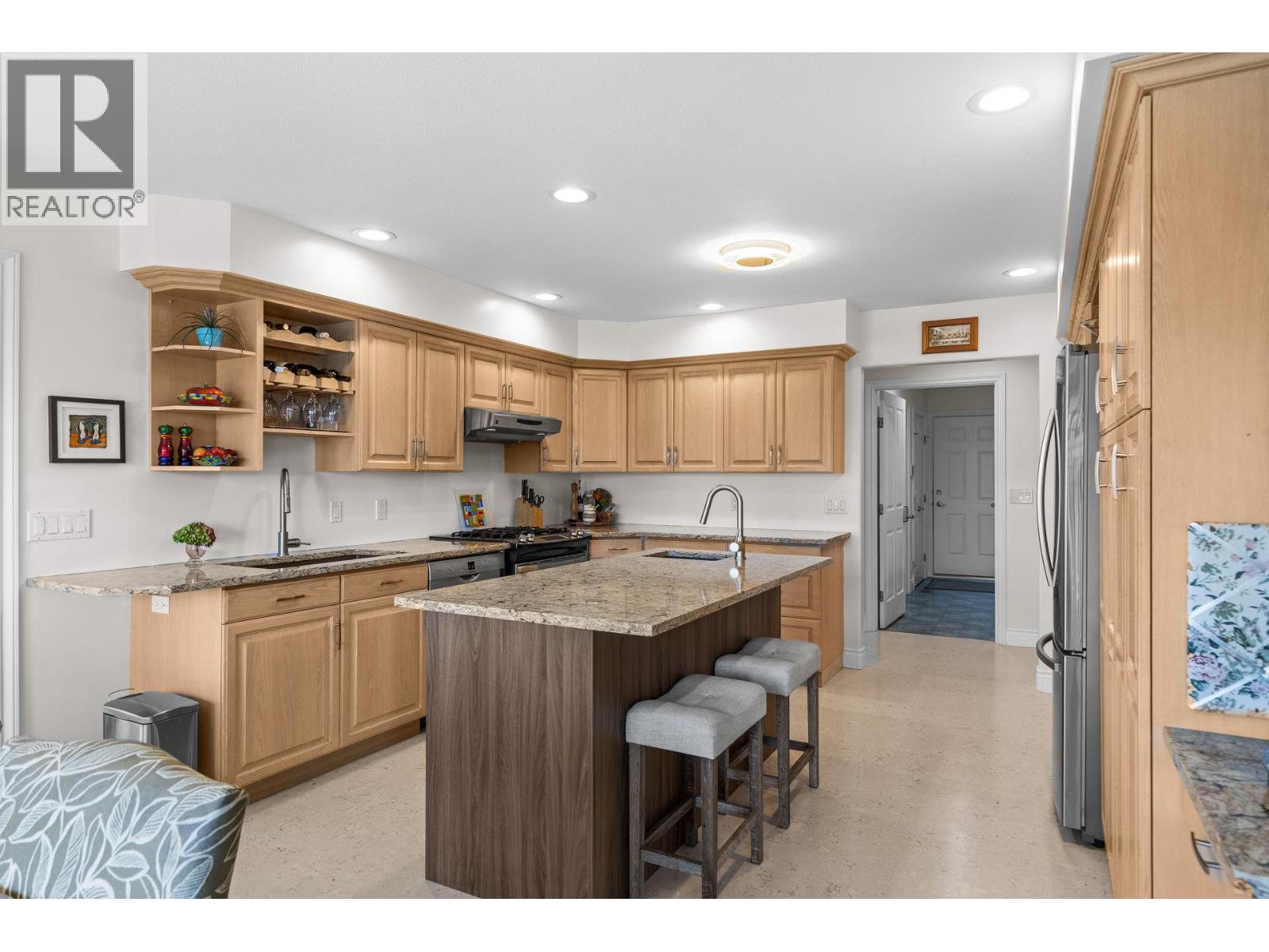 5990 Victoria Street, Peachland