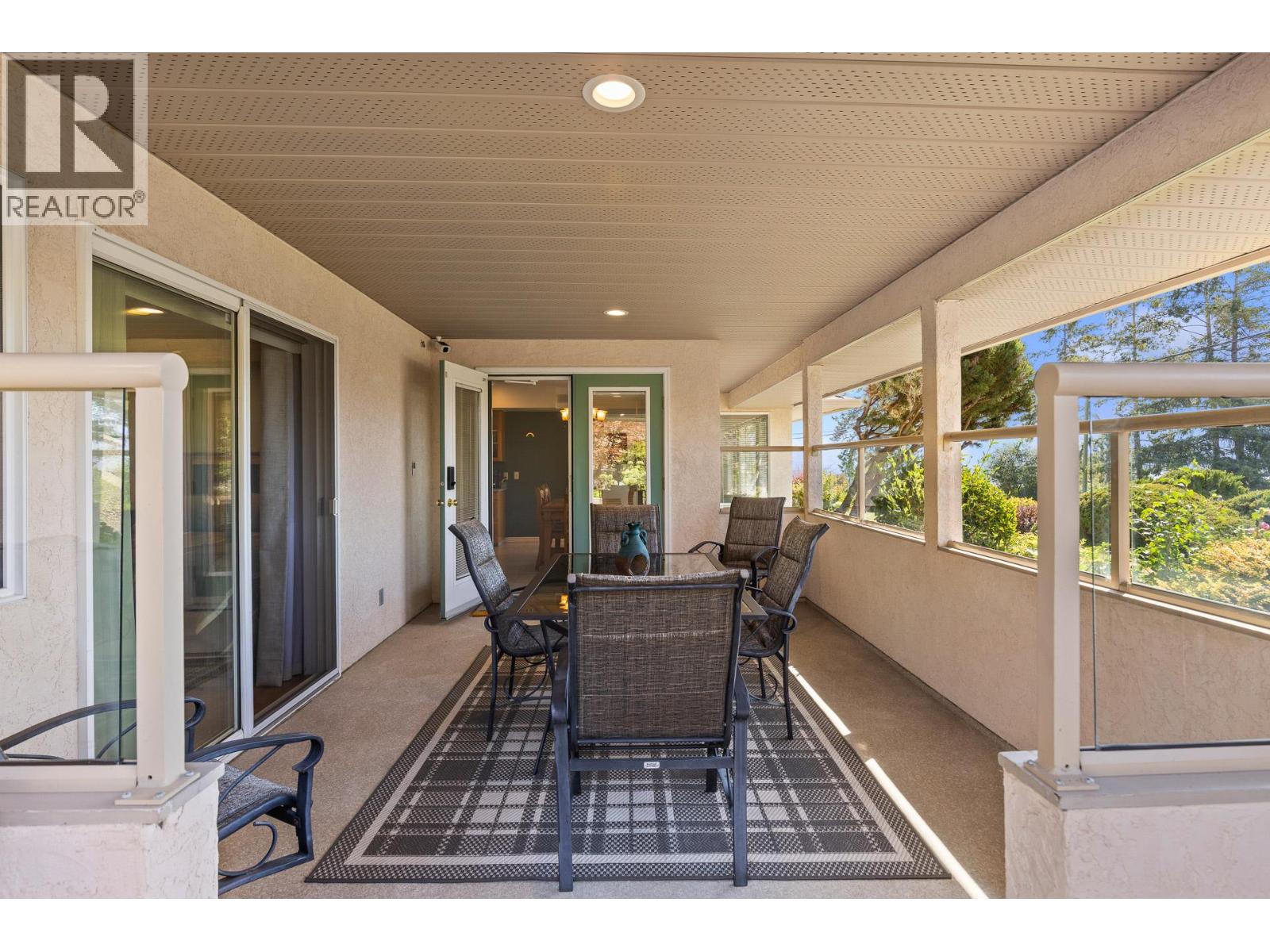 5990 Victoria Street - 39