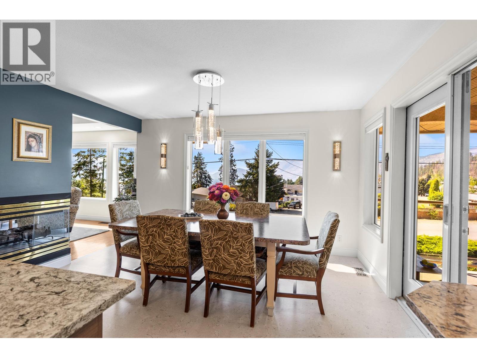 5990 Victoria Street, Peachland
