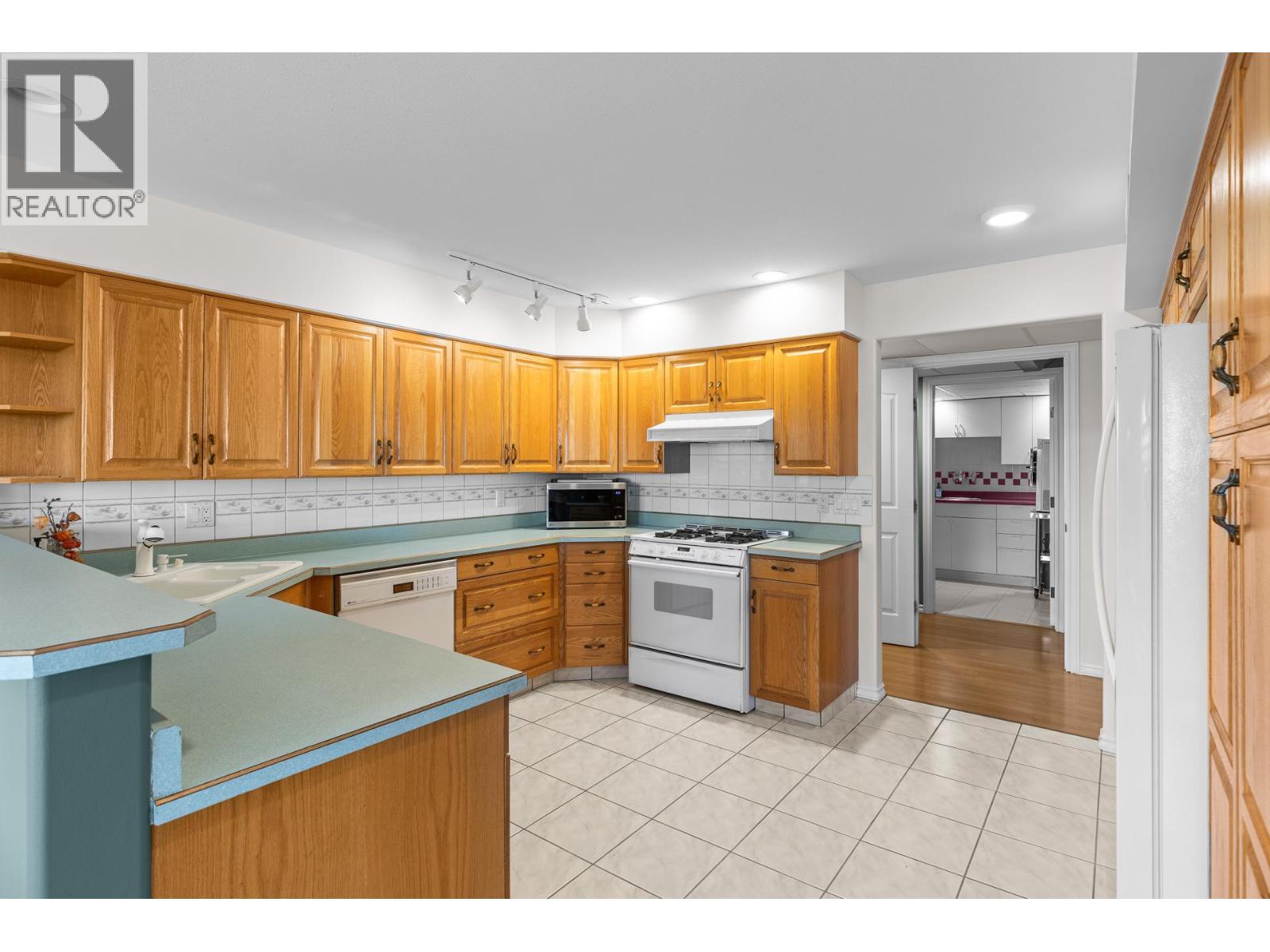 5990 Victoria Street, Peachland