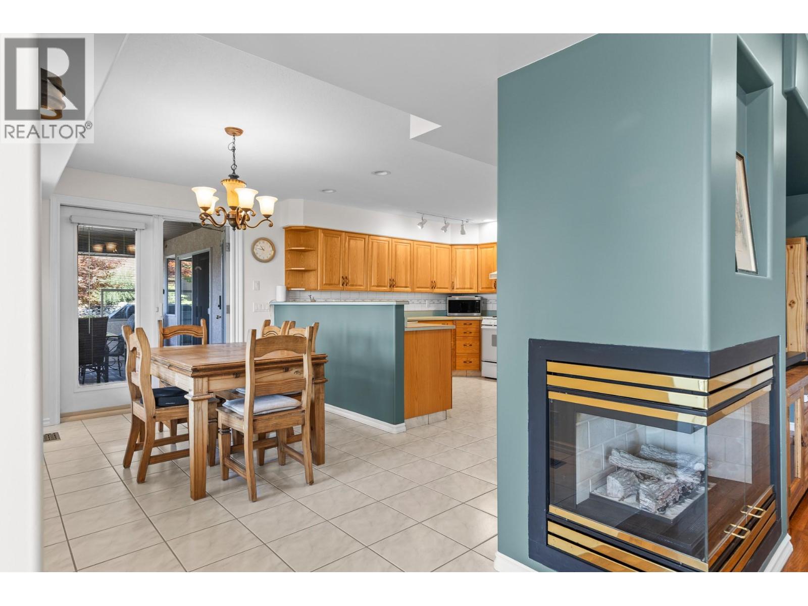 5990 Victoria Street - 34