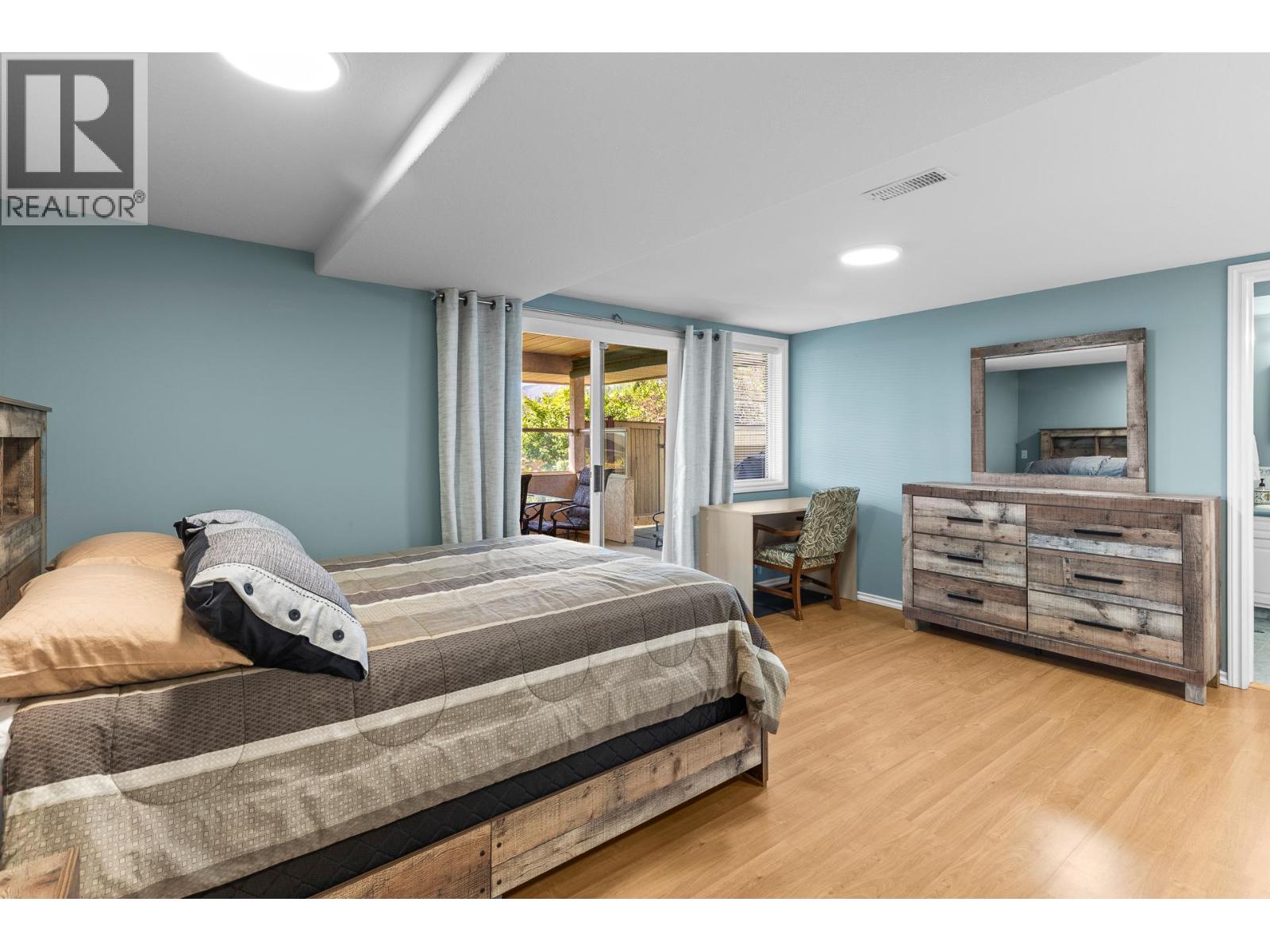 5990 Victoria Street, Peachland