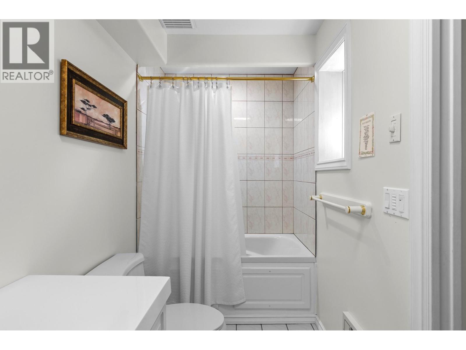 5990 Victoria Street, Peachland