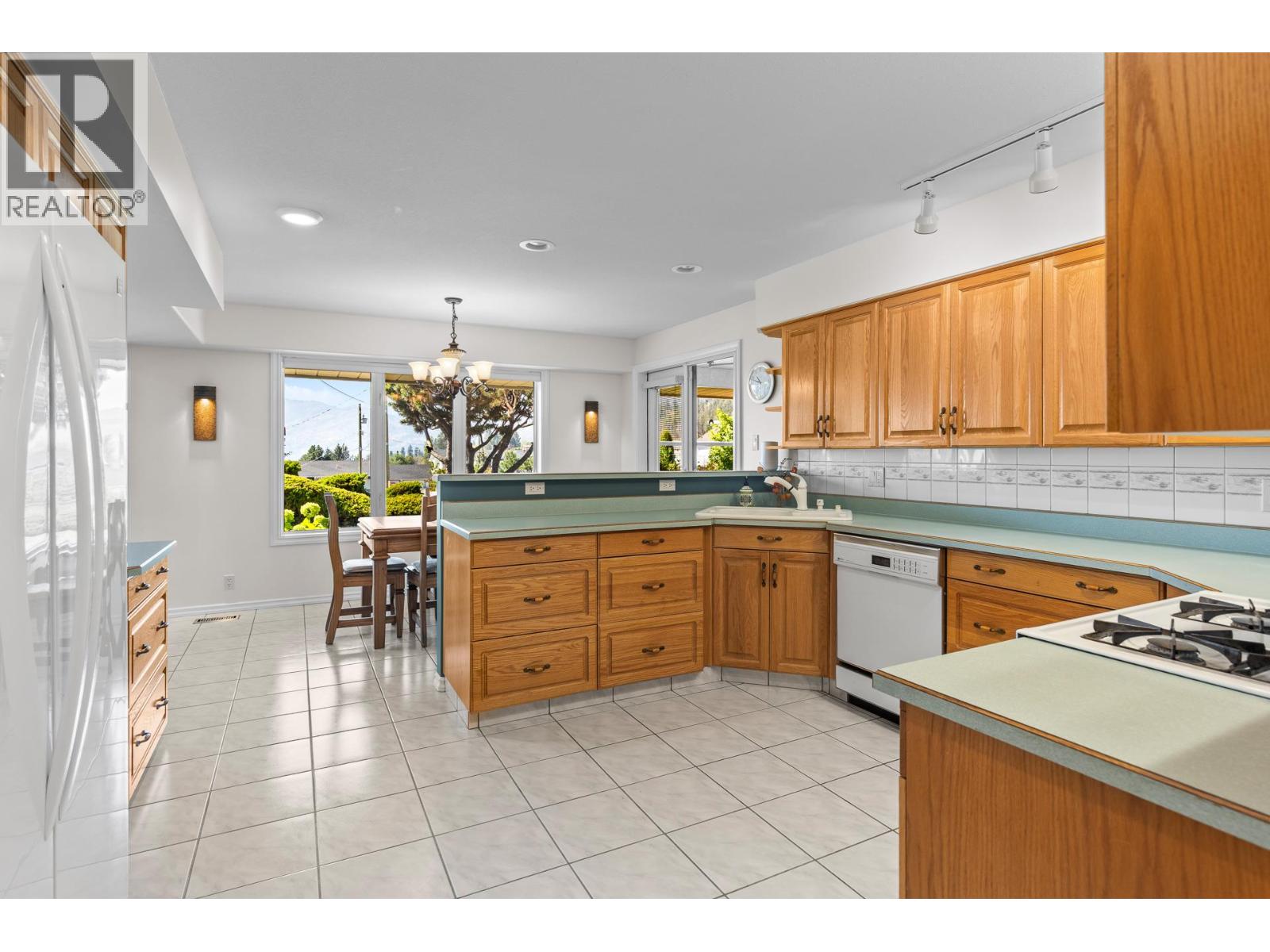 5990 Victoria Street, Peachland