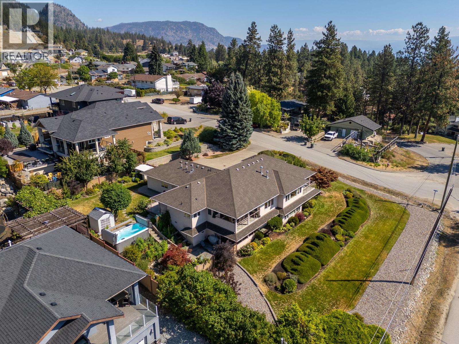 5990 Victoria Street, Peachland