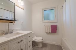 246 Main Street S, Morris, MB R0G1K0 Photo 13