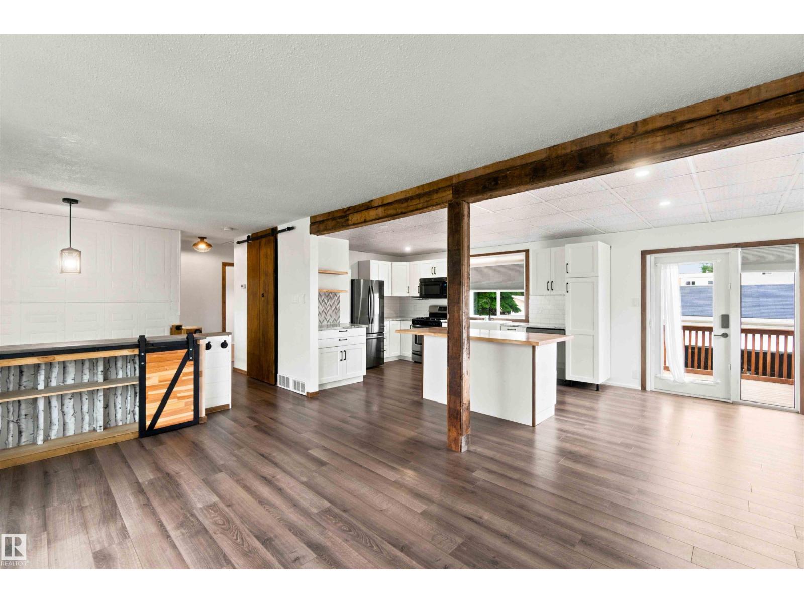 13820 63 ST NW - 8