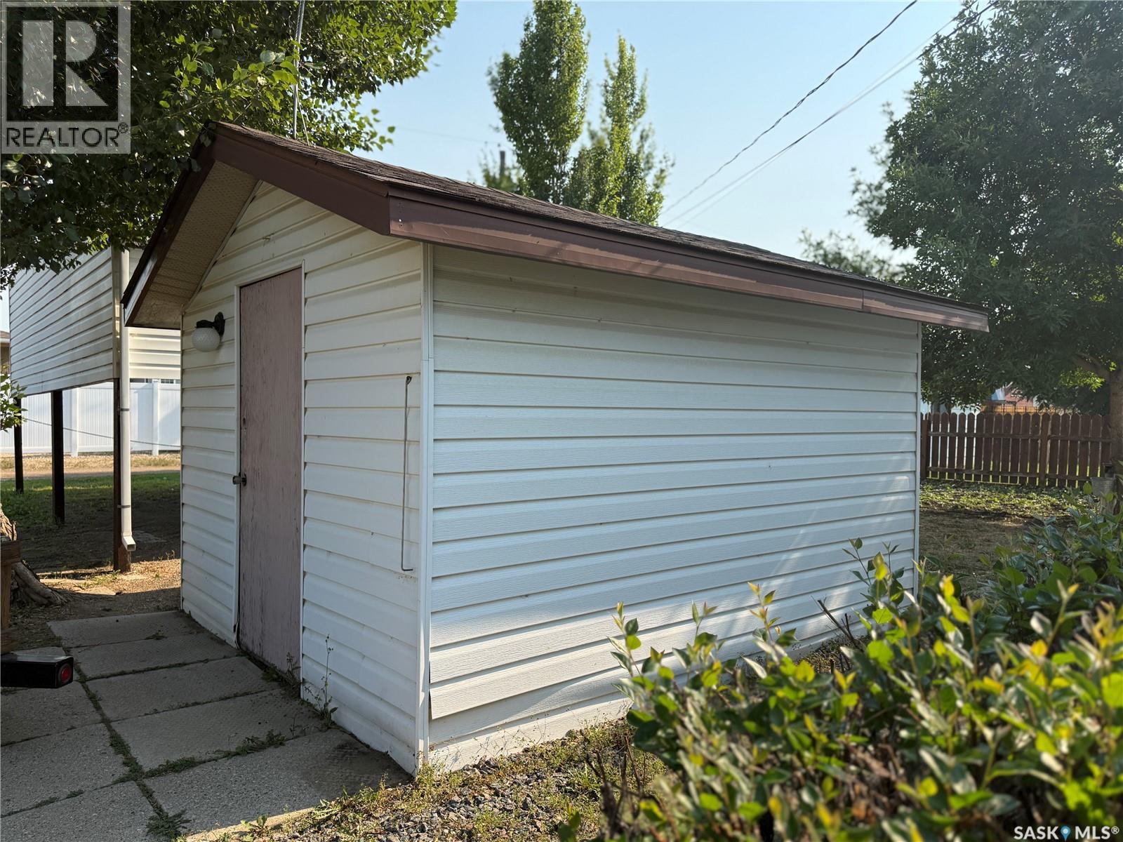 710 5th AVENUE W - Image 38