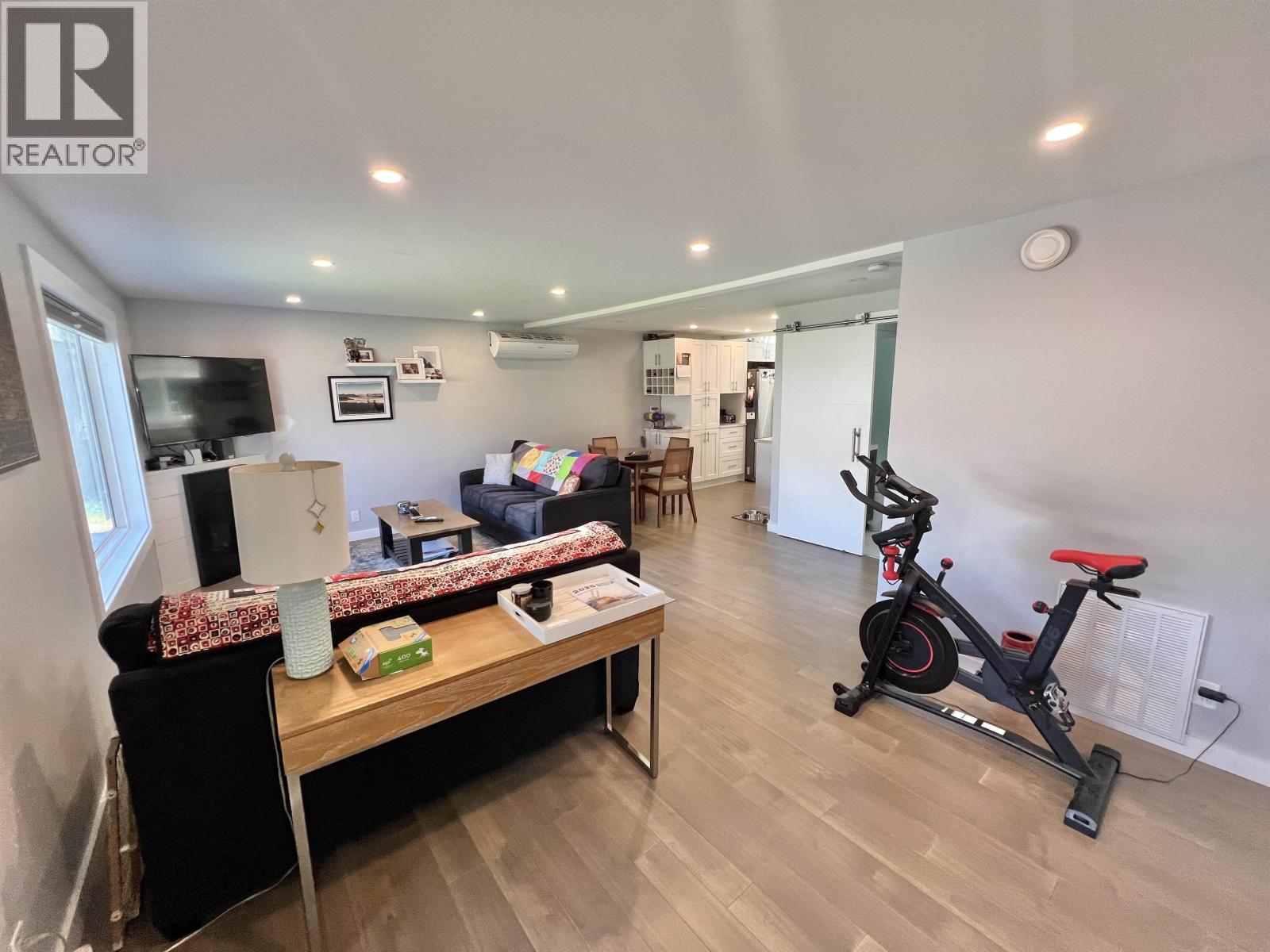 1244 E 8TH AVENUE - 10