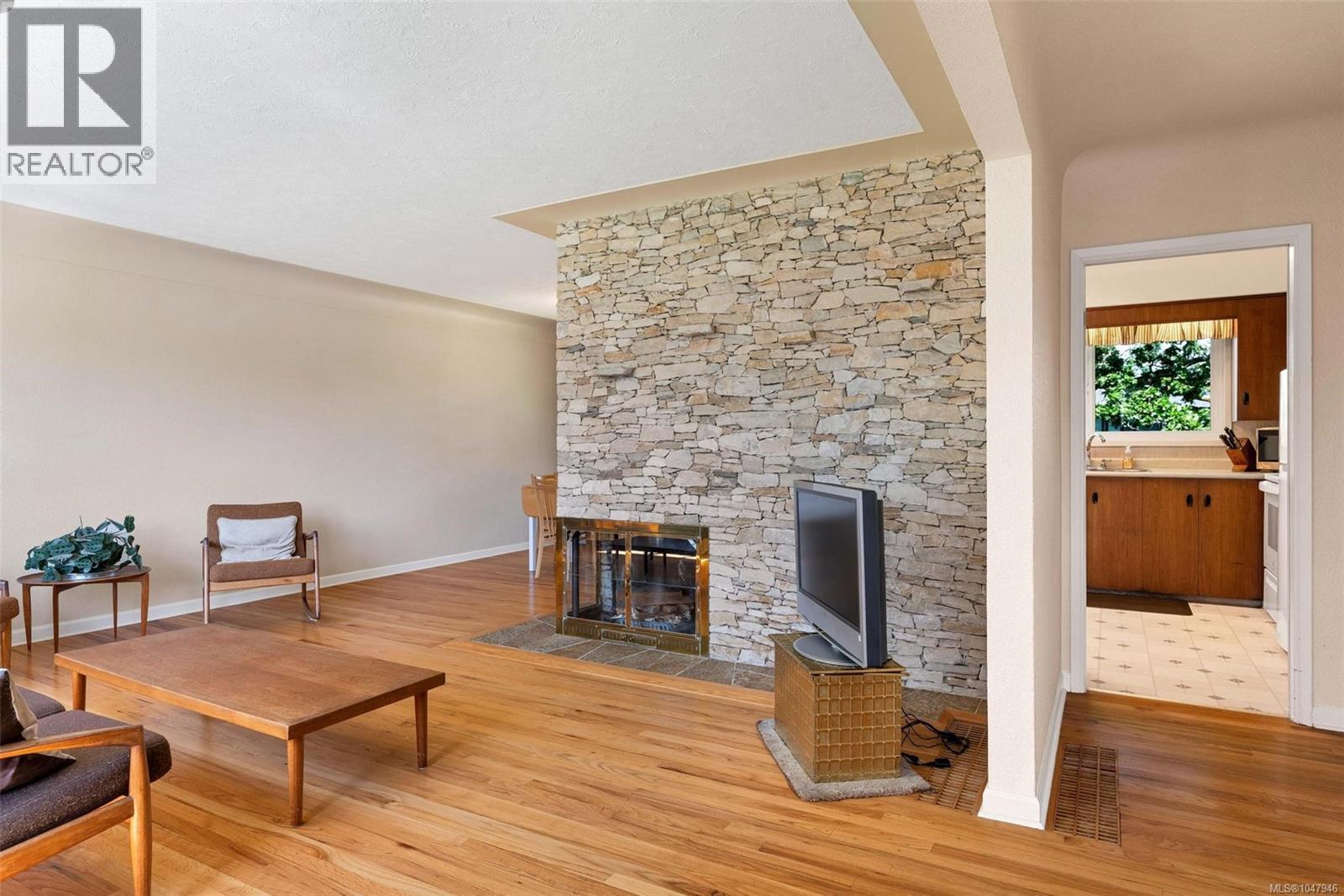  3973 Livingstone Avenue South, Saanich