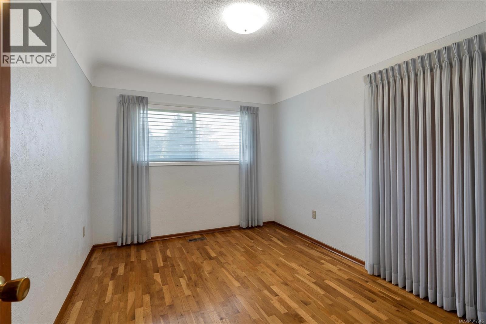  3973 Livingstone Avenue South, Saanich