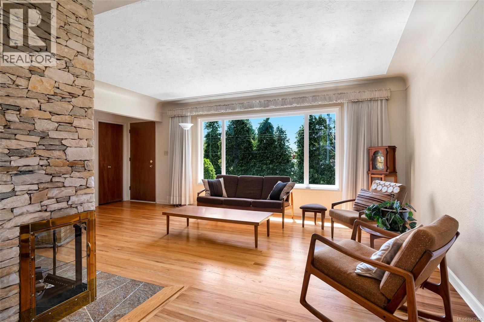  3973 Livingstone Avenue South, Saanich