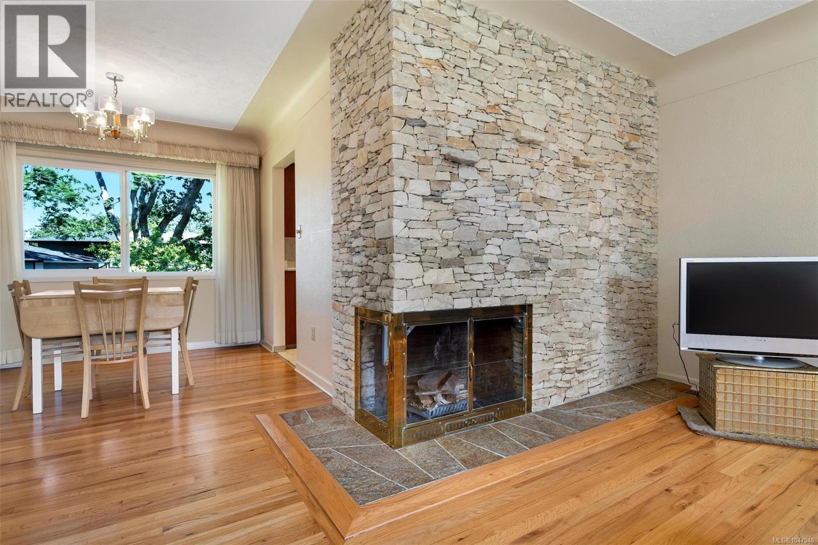  3973 Livingstone Avenue South, Saanich