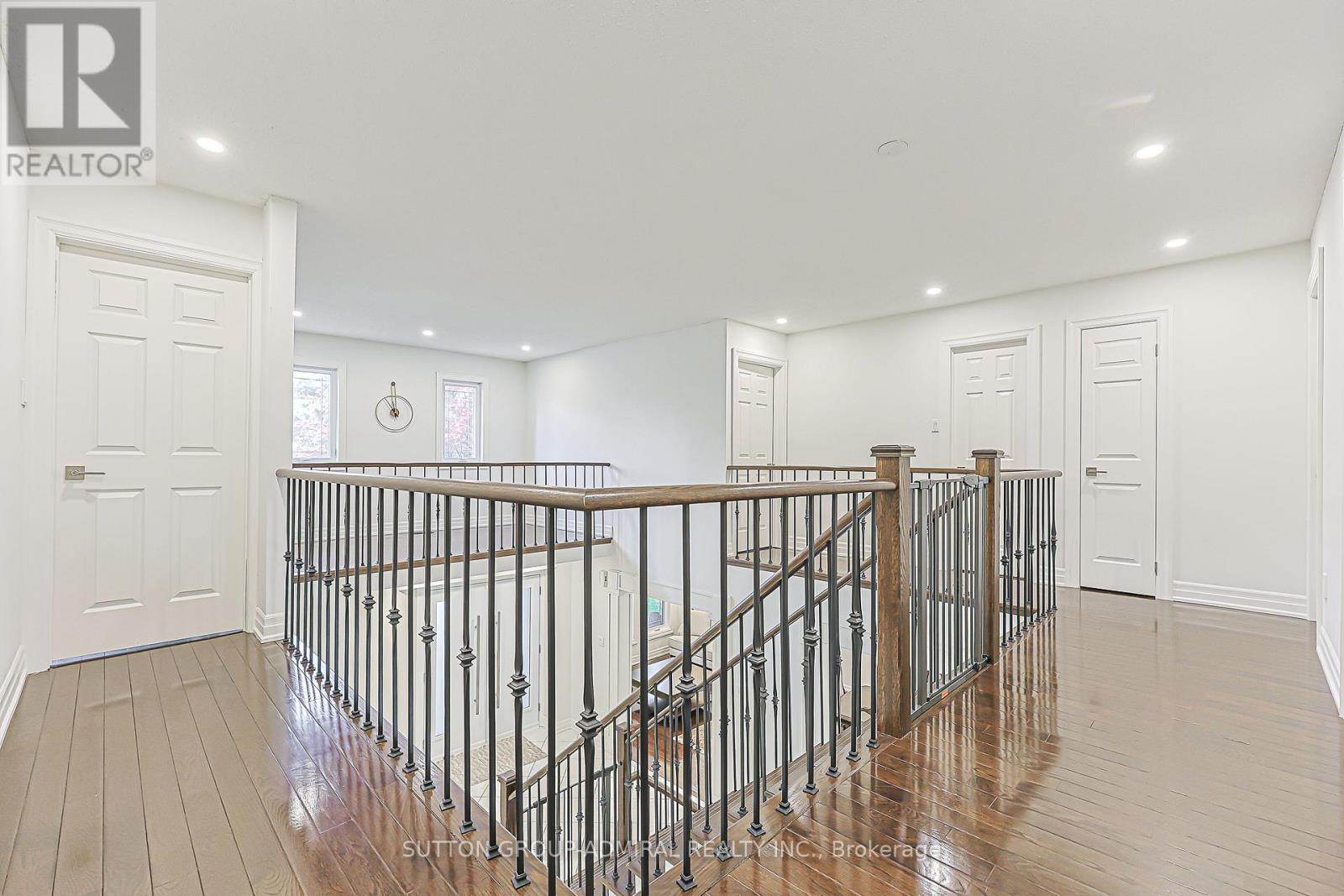 62 PICKETT CRESCENT - 22