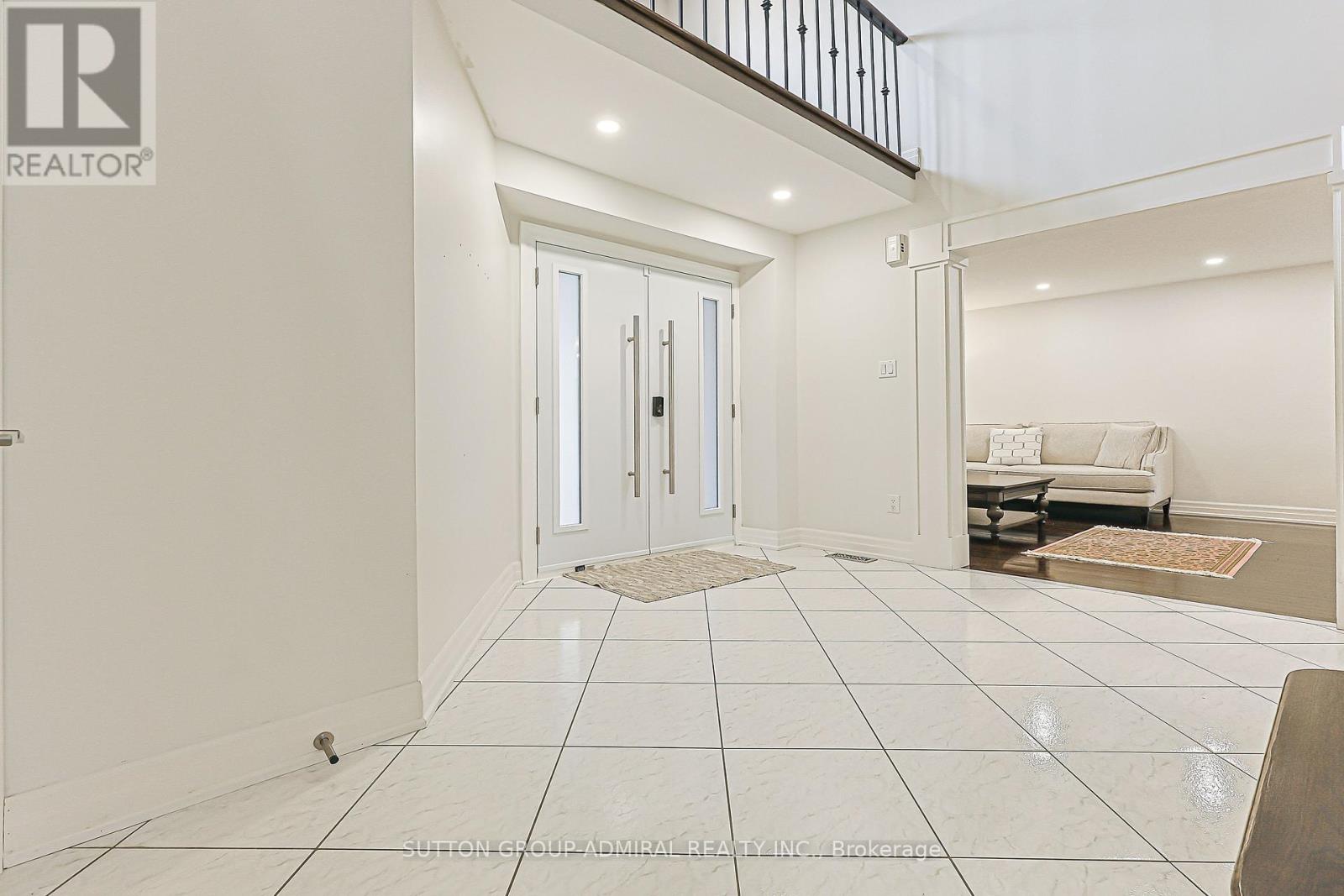 62 PICKETT CRESCENT - 3