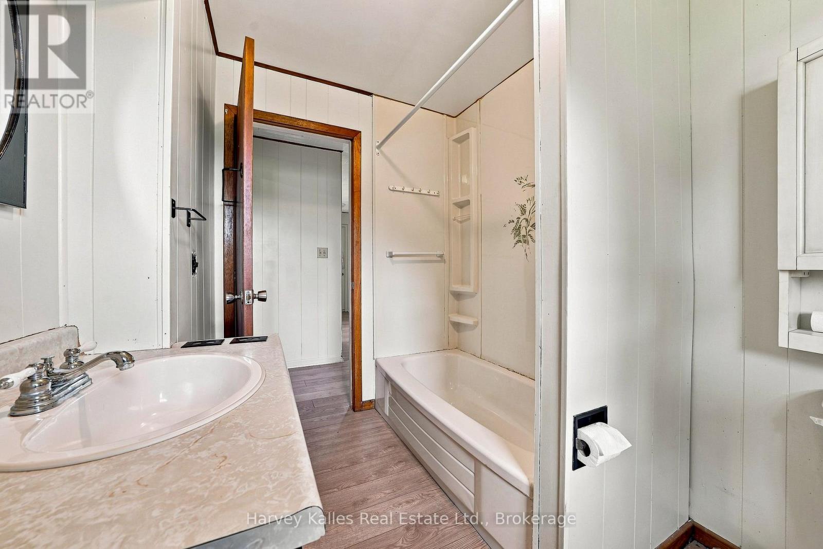 147 CAUGHEY ROAD - 17