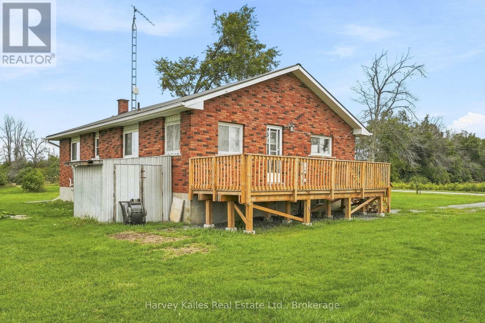 147 CAUGHEY ROAD - 32