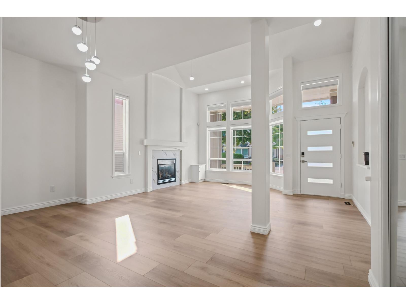 5 Bed, 4 Bath House for Sale in Surrey – 14425 58TH AVENUE, Surrey – MLS# R3159132 - Image 3