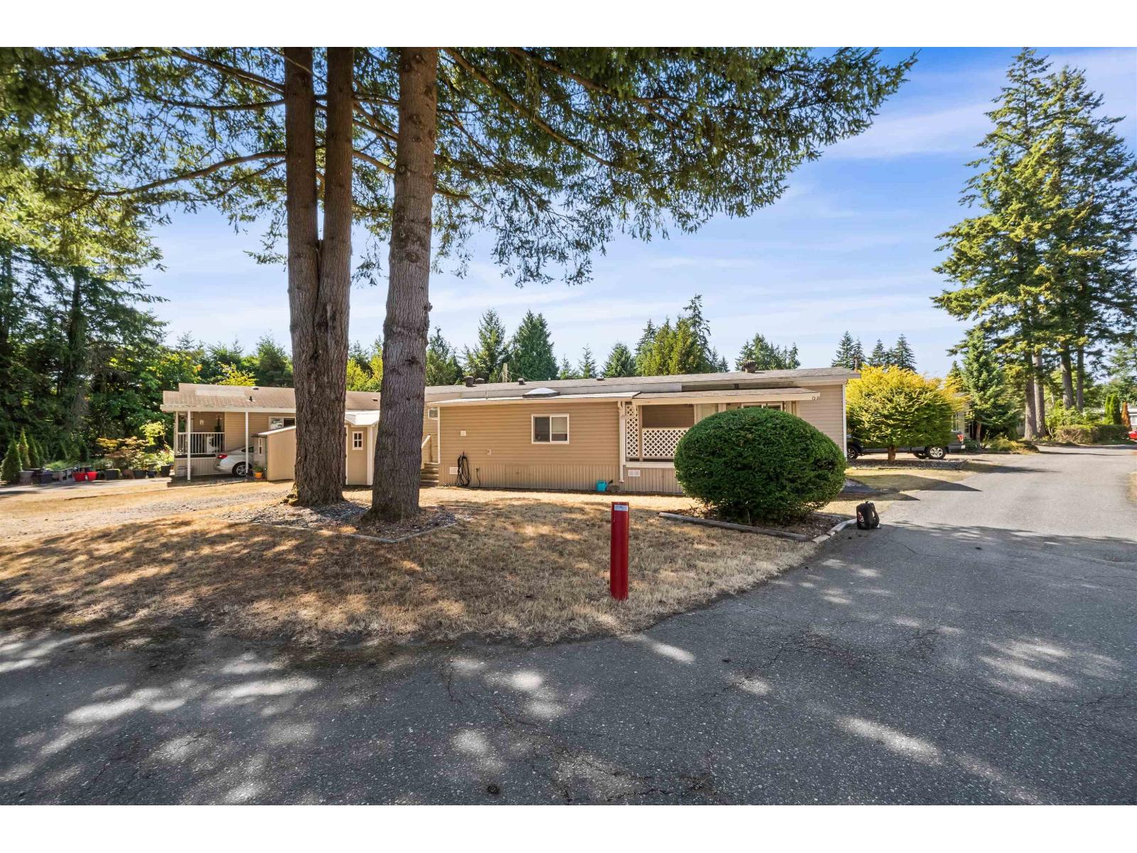 1 Bed, 2 Bath House for Sale in Langley – 15 20071 24 AVENUE, Langley – MLS# R3158623 - Image 11