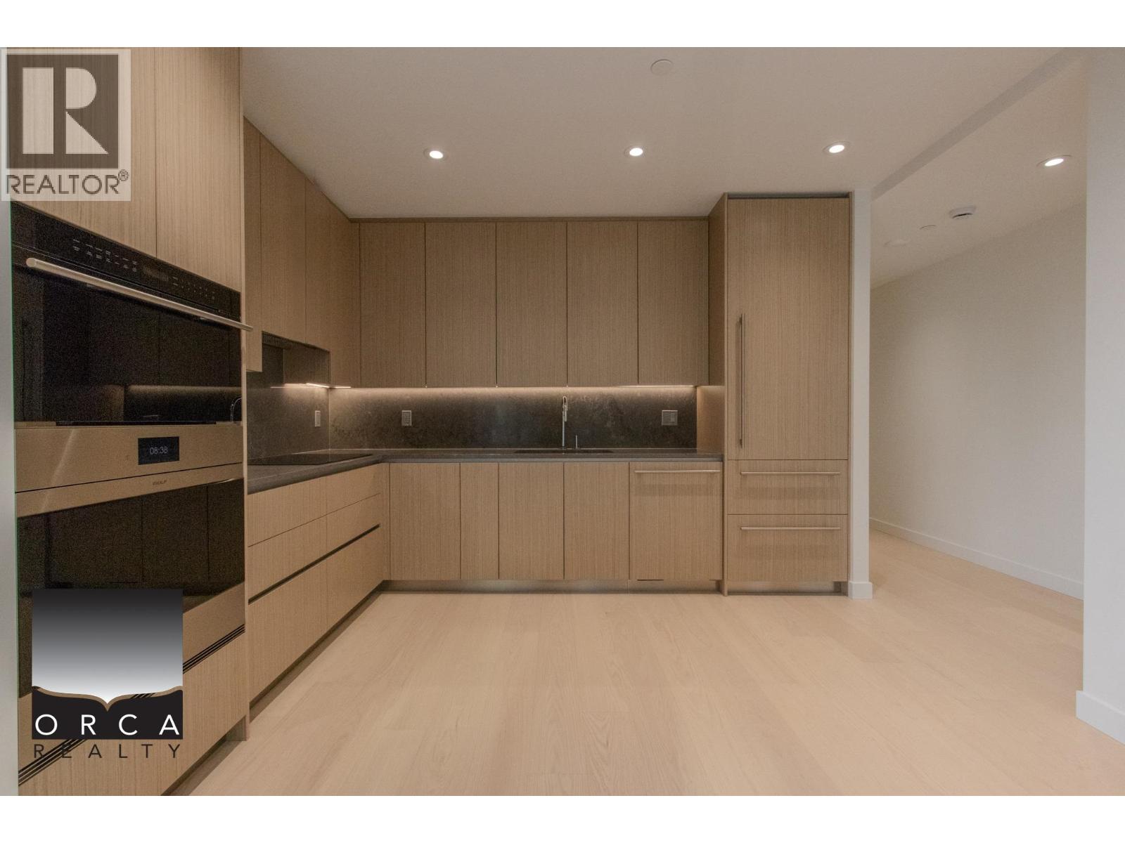 #102 777 HARBOUR Way, North Vancouver, British Columbia, V5T4R4, North Vancouver, British Columbia — photo 5 of 5
