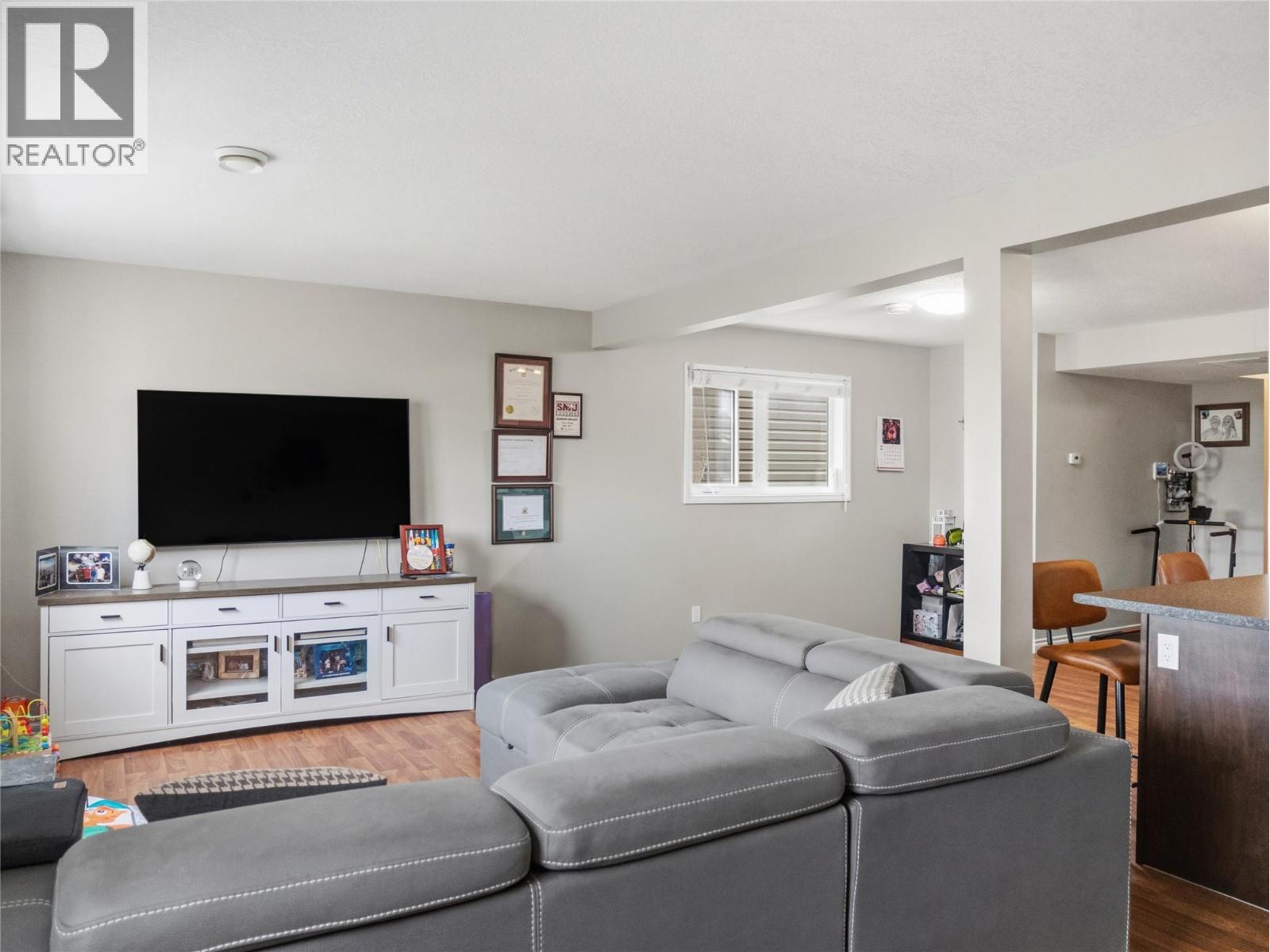 8206 18 Street - 11