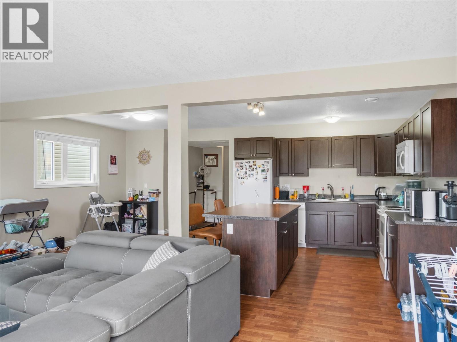 8206 18 Street - 12