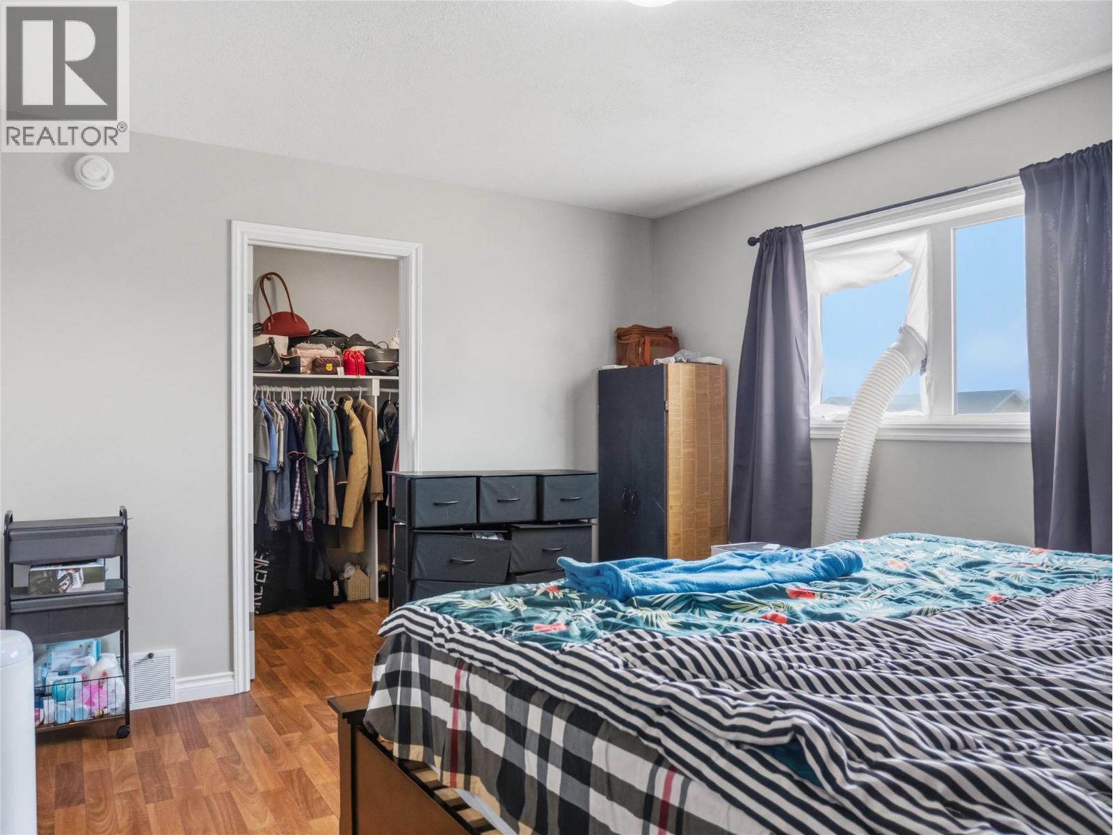 8206 18 Street - Image 32