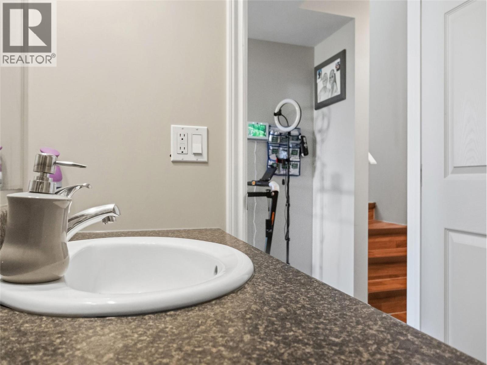 8206 18 Street - Image 18
