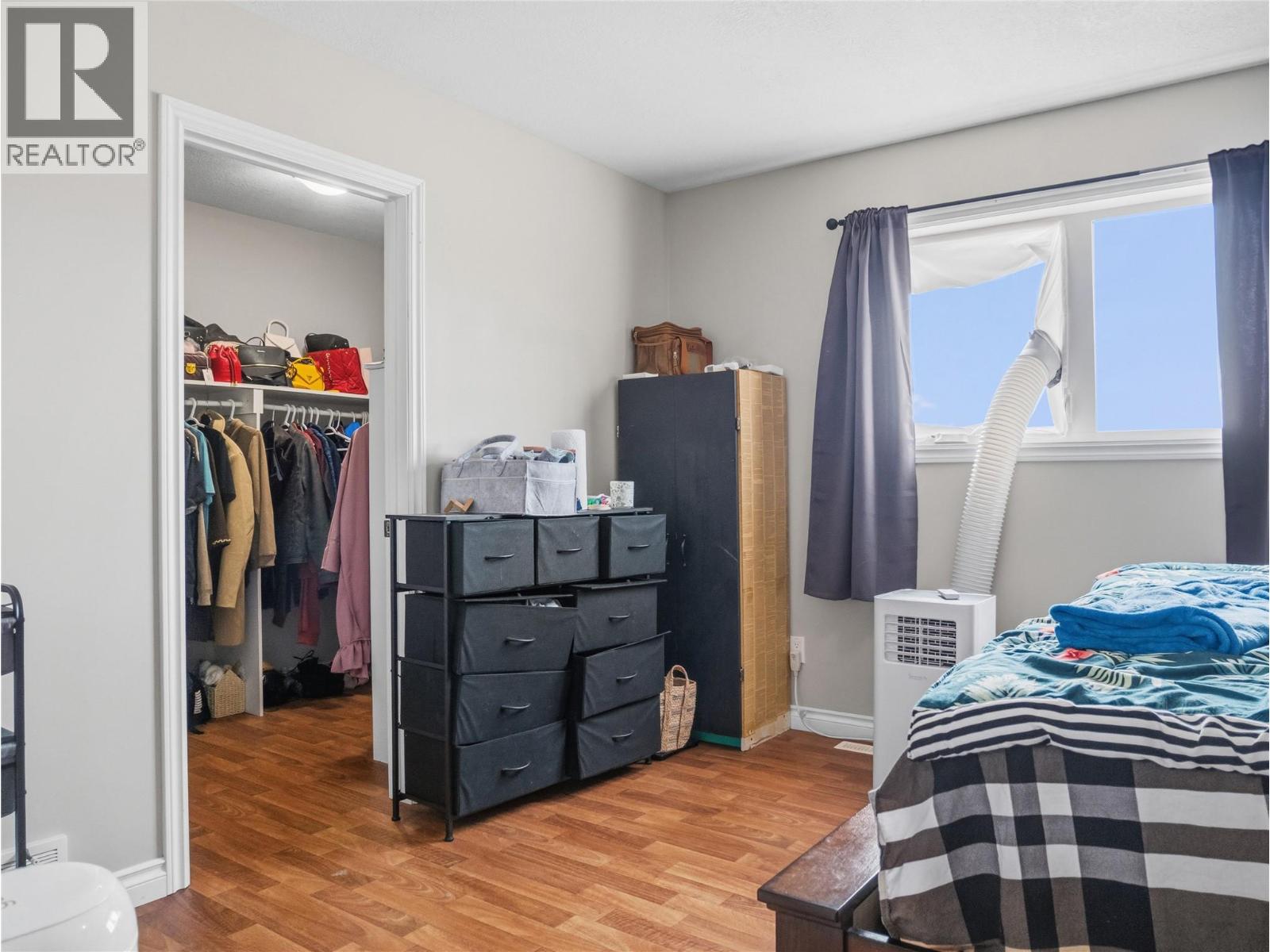 8206 18 Street - 31