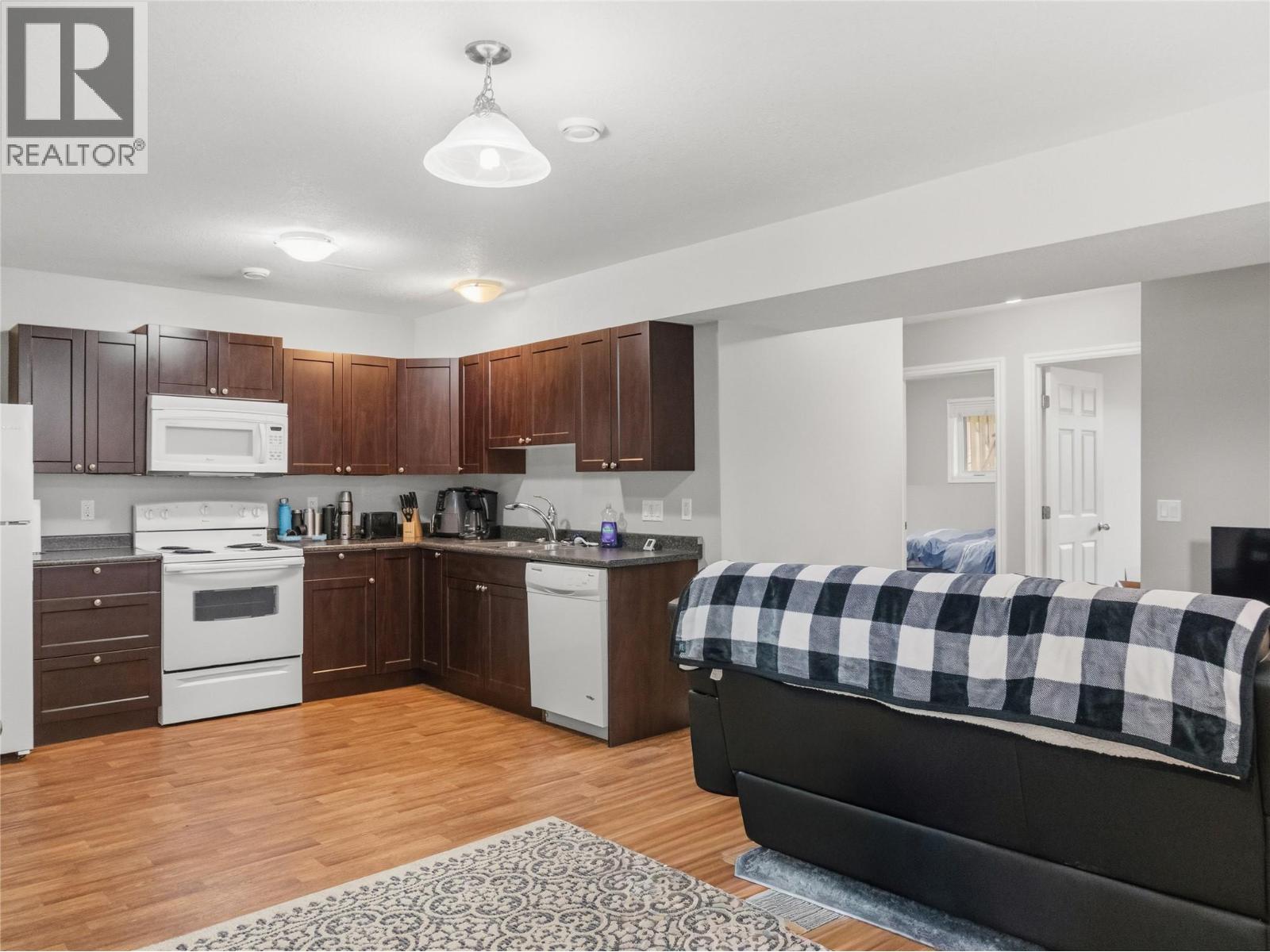 8206 18 Street - Image 39