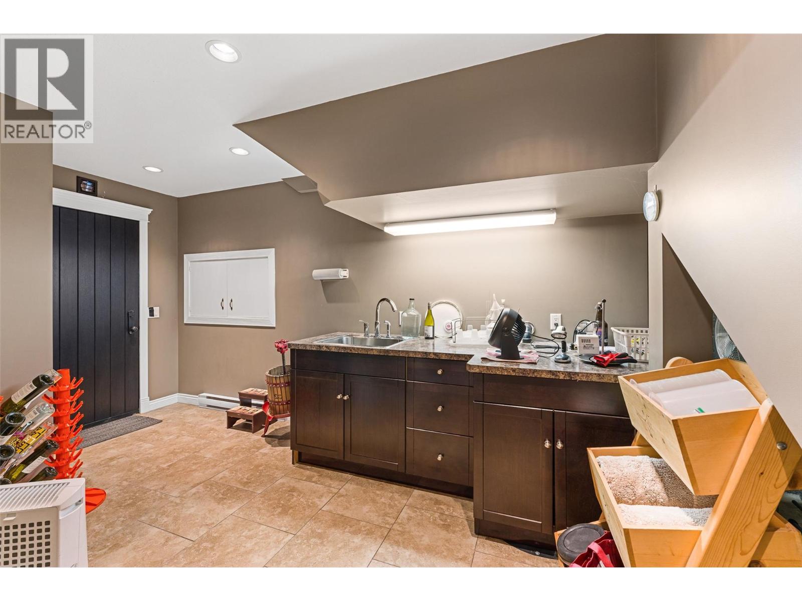 3380 Neid Road, Kelowna