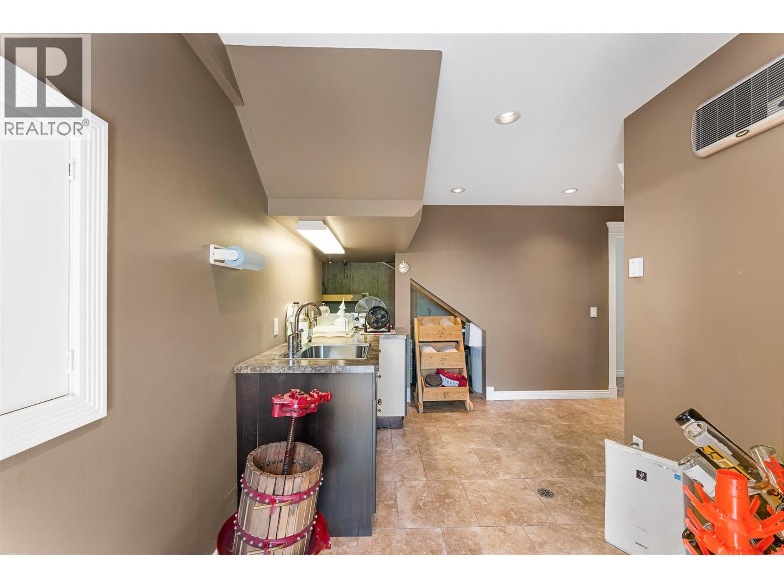 3380 Neid Road, Kelowna