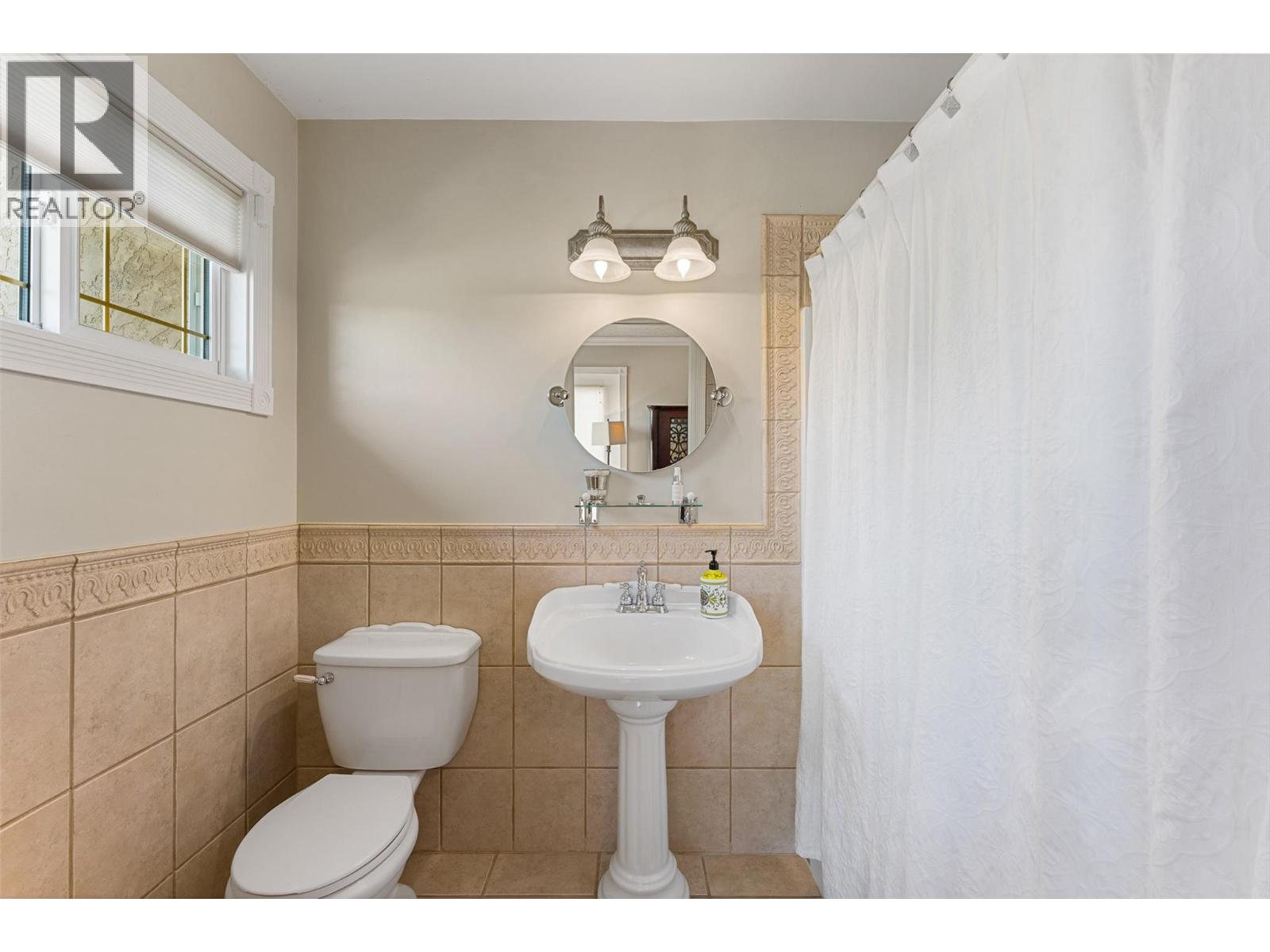 3380 Neid Road, Kelowna